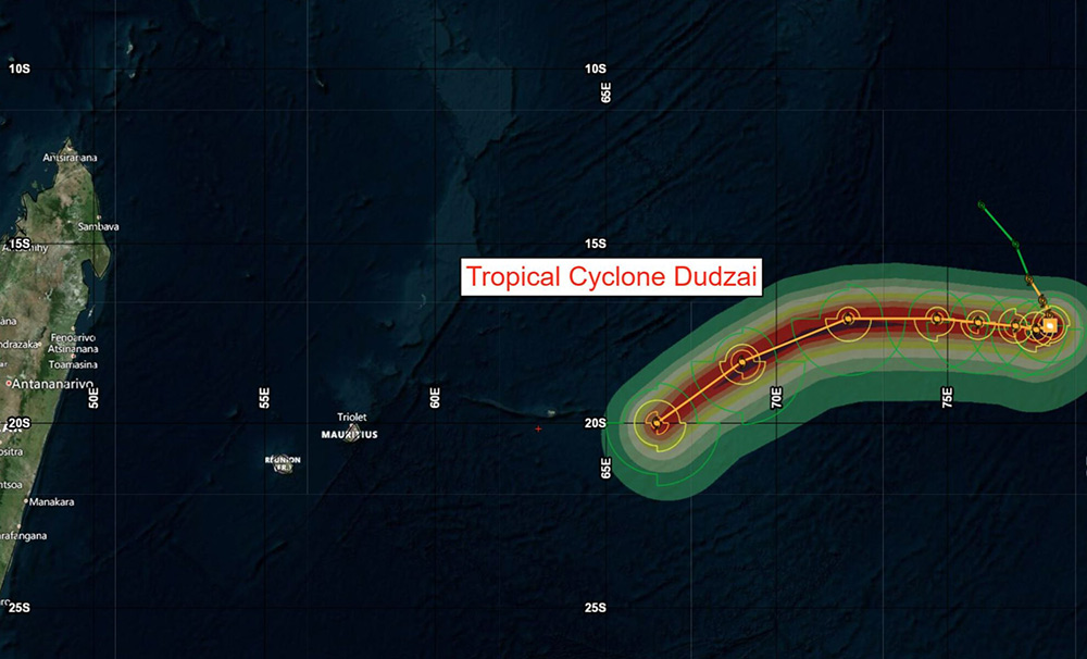 Forecast of the path and affected area of Typhoon Dudzai in the Indian Ocean. Photo: PDC