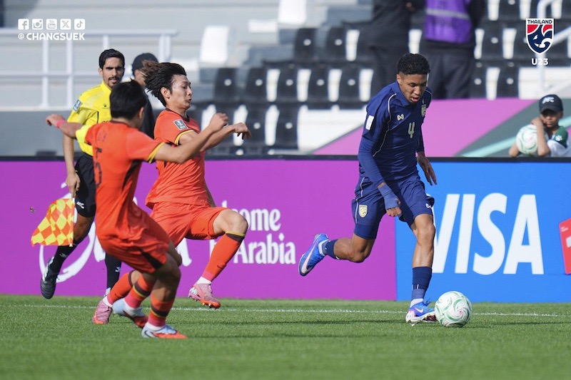 La sub-23 de Tailandia se enfrenta a la sub-23 de China en el ultimo partido del Grupo D del Campeonato Asiatico Sub-23 de 2026. Foto: AFC