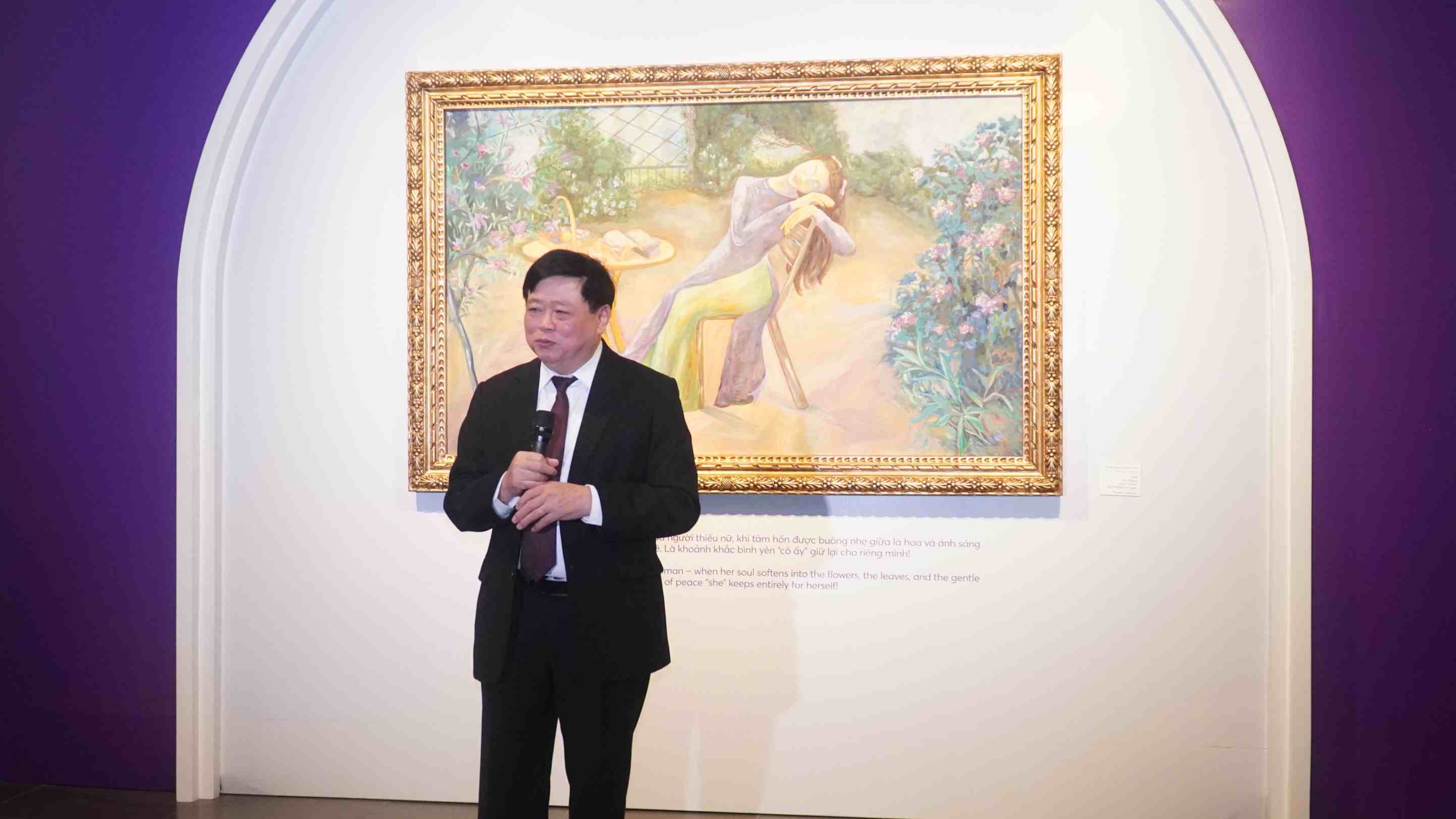 PGS.TS Nguyen The Ky phat bieu khai mac trien lam. Anh: Minh Vu.