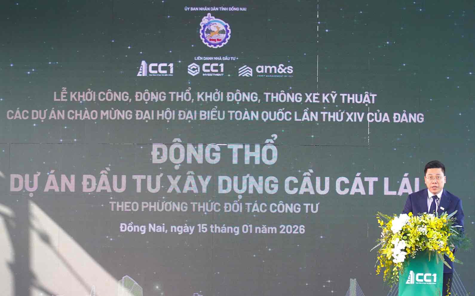 Dai dien lien danh nha dau tu phat bieu tai le dong tho cau Cat Lai noi Dong Nai va TPHCM. Anh: HAC