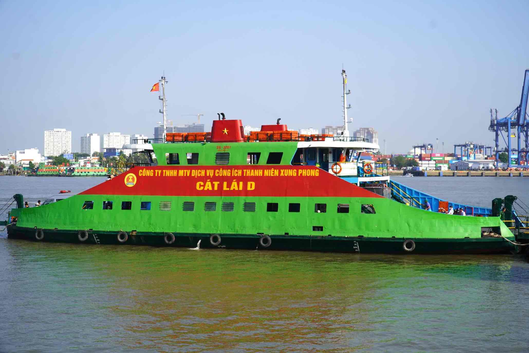 Pha Cat Lai hien huu se duoc thay the bang cau Cat Lai. Anh: HAC