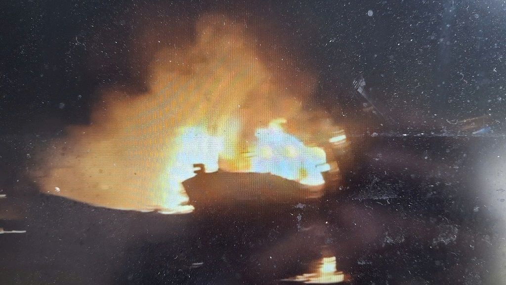 꽝응아이에서 화재가 발생한 어선 4척은 어민들에게 큰 피해를 입혔습니다. 사진: 쫑