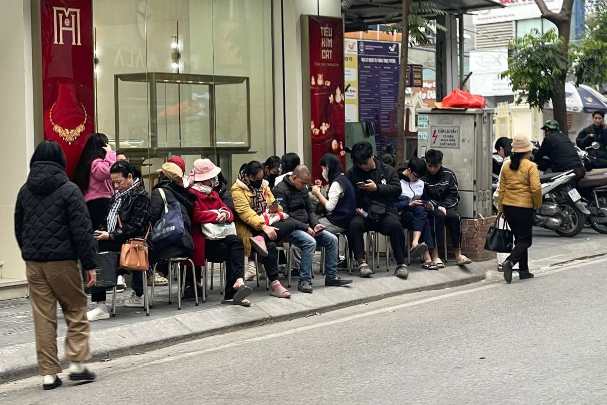 금값 하락, 금반지 구매자 유치. 사진: 하린