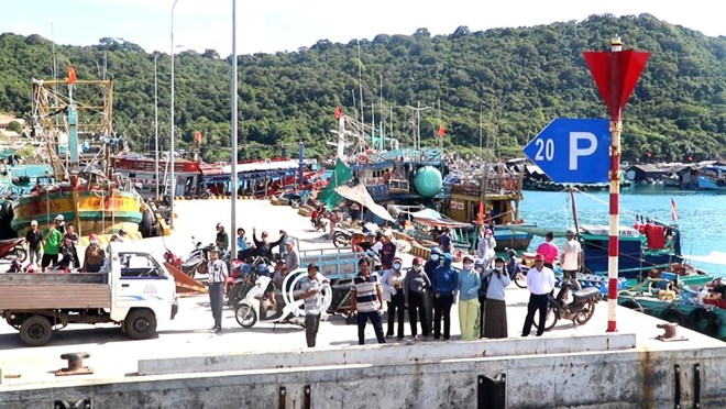 El tren de alta velocidad Superdong V operara la ruta Phu Quoc - Tho Chau a partir del 19 de enero de 2026. Foto: Xuan Nhi