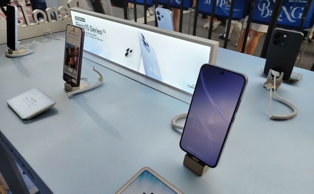 The Vietnamese smartphone market in 2026 will have fierce competition. Photo: Nguyen Dang