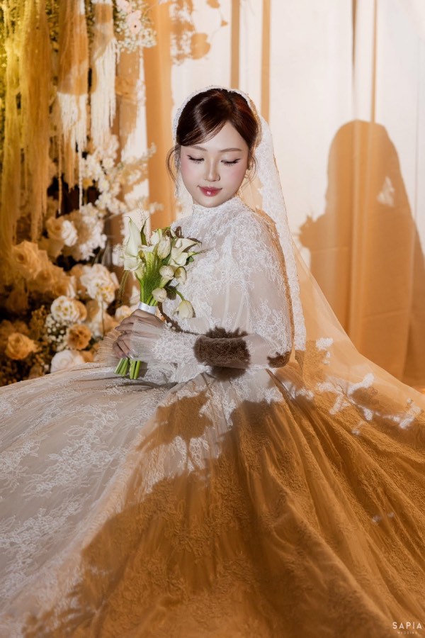 Co dau Duong Ha xinh dep trong vay cuoi. Anh: NVCC