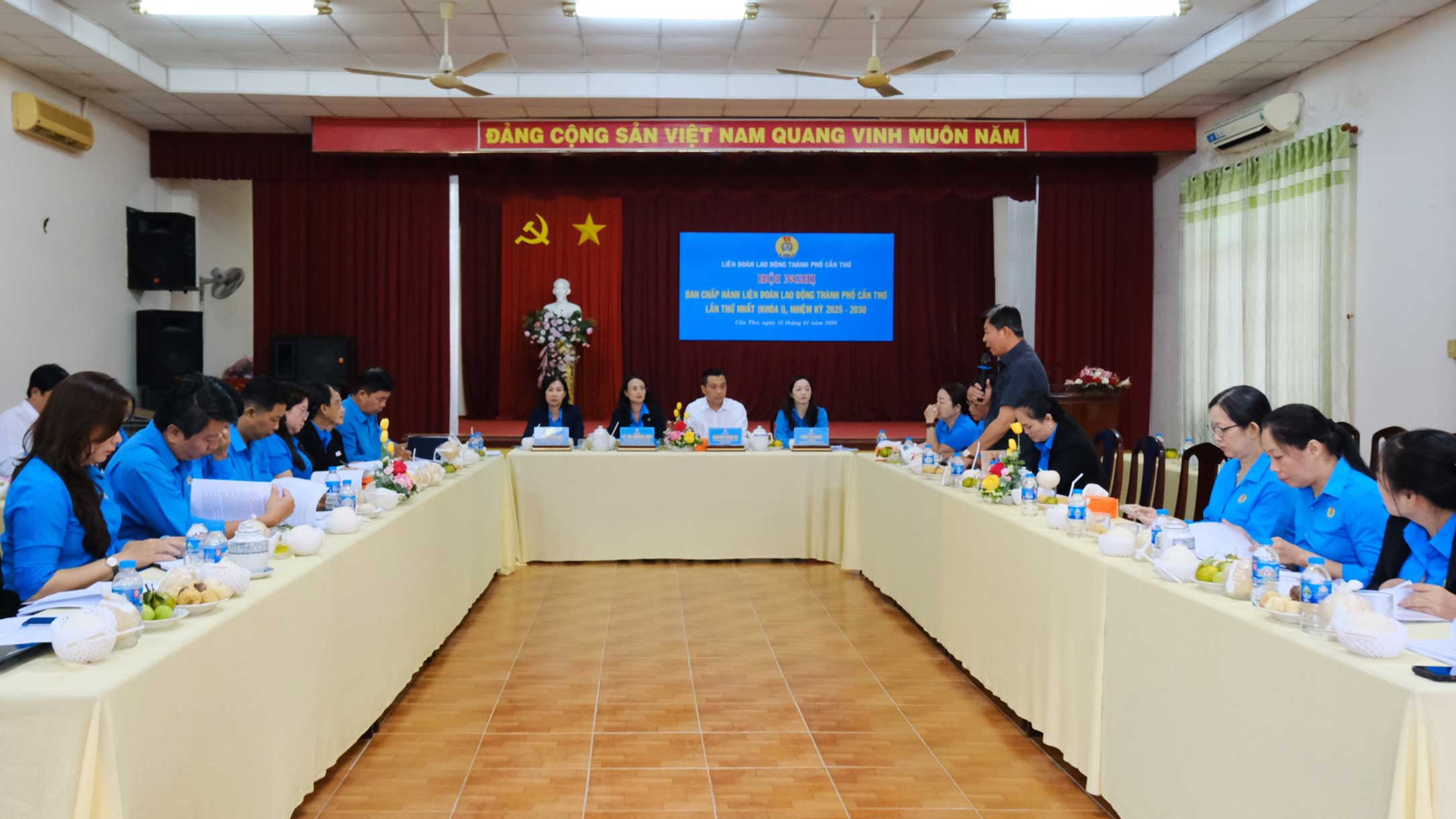 Quang canh hoi nghi. Anh: My Ly