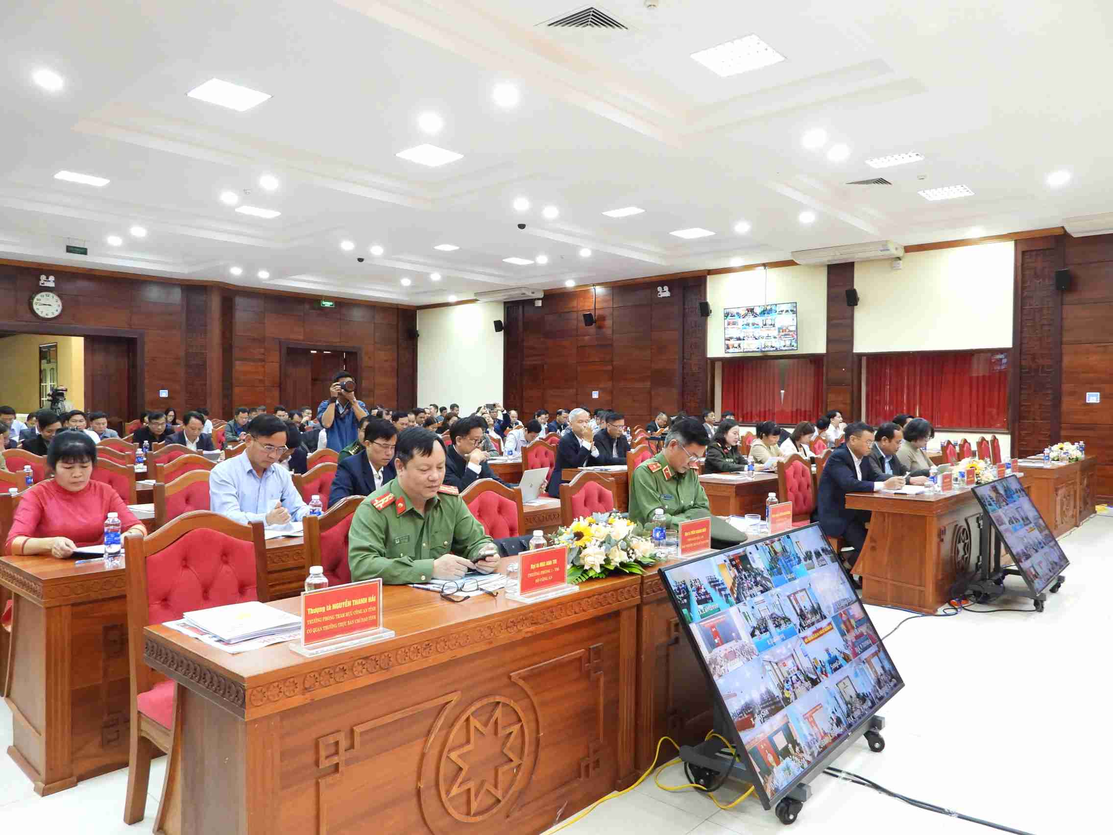 Quang canh hoi nghi. Anh: Bao Trung