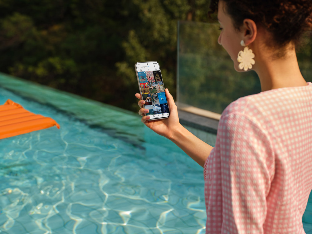 REDMI Note 15 Pro 5G displayed in daylight. Photo: Provided by DN