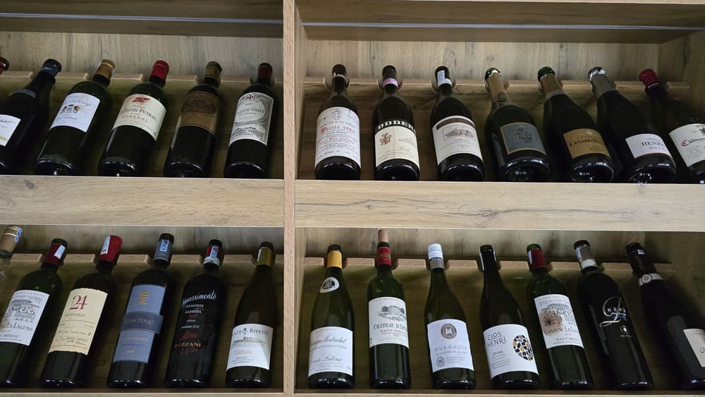 Some mistakes that housewives should consider when mounting and preserving wine at home. Photo: Tuan Dat