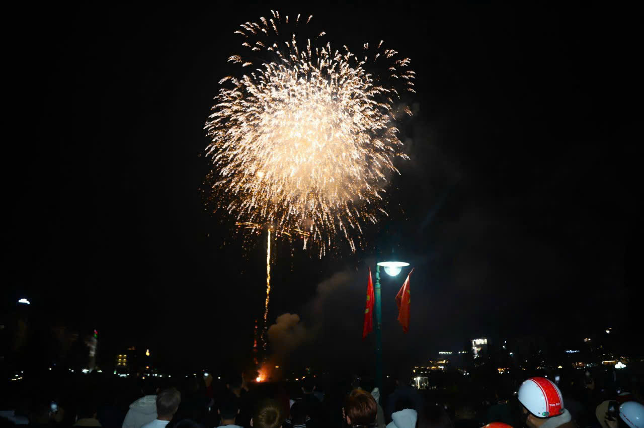 Lam Dong province organizes fireworks displays to welcome the 2026 Lunar New Year at 12 locations. Photo: Phuc Khanh