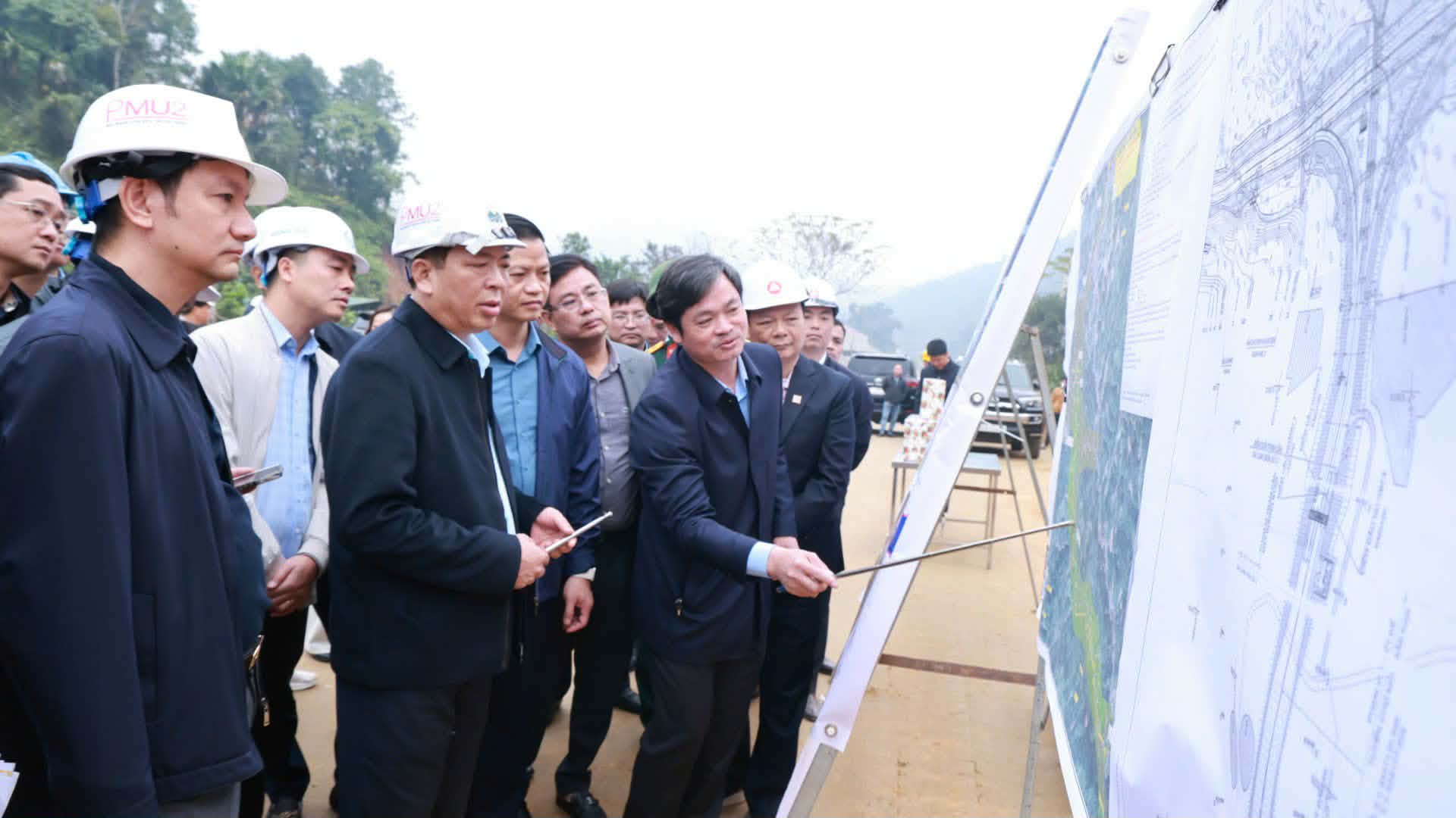 Minister Tran Hong Minh inspects projects in Thai Nguyen. Photo: Thai Nguyen Gov
