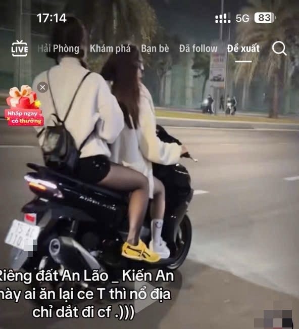 Hình ảnh 2 cô gái ở Hải Phòng không đội mũ bảo hiểm đăng tải trên mạng xã hội. Ảnh: Cục Cảnh sát giao thông