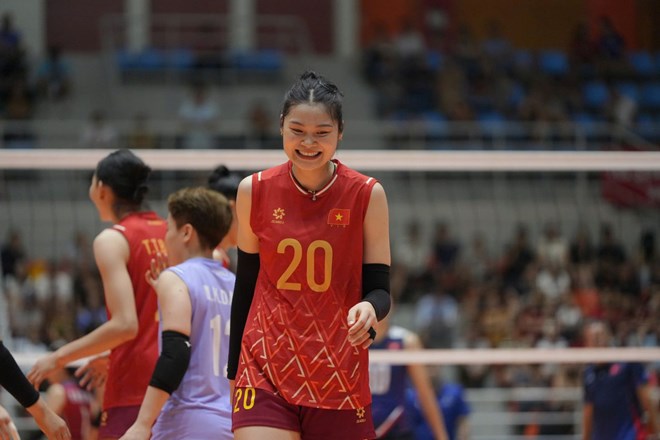 Main attacker Nguyen Thi Uyen officially signed a contract with LPBank Ninh Binh volleyball team from 2026. Photo: VFV