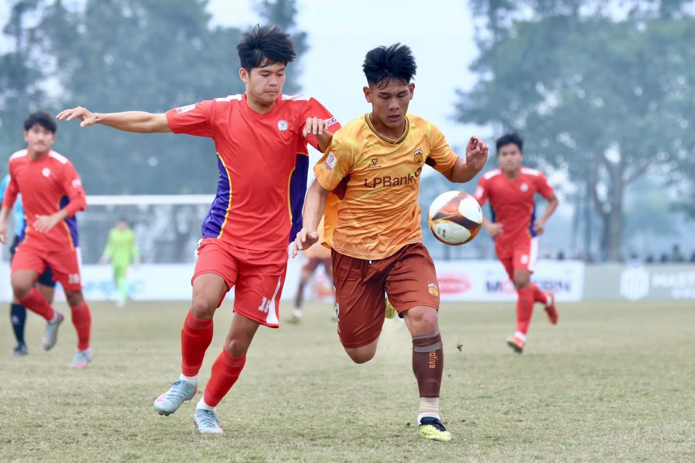 U19 Hoang Anh Gia Lai tao the tran ap dao truoc U19 Dong Thap. Anh: VFF