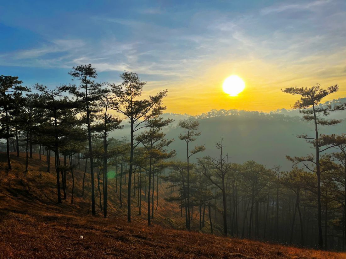 Dawn on Mang Lin hill. Photo: Ngoc Ty