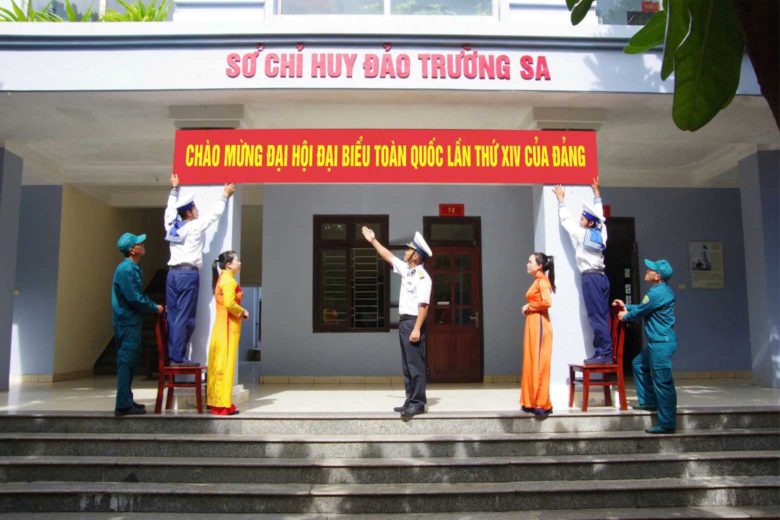 Truong Sa army and people towards the 14th Party Congress. Photo: Huu Long