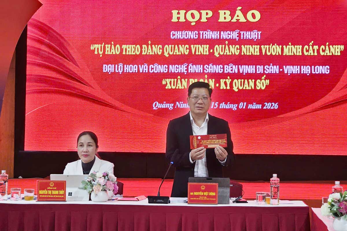 Ban tổ chức công bố chương trình "Tự hào theo Đảng quang vinh - Quảng Ninh vươn mình cất cánh” có ca sĩ Mỹ Tâm tham dự. Ảnh: Đoàn Hưng