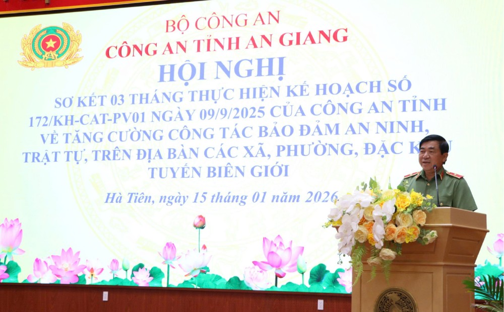 Thieu tuong Nguyen Van Han – Giam doc Cong an tinh An Giang phat bieu tai hoi nghi. Anh: Tien Dung