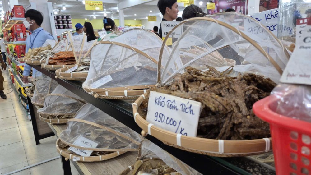 Xoa bo nan “chat chem” gia ca, niem yet ro tung mat hang de du khach lua chon. Anh: Nguyen Anh