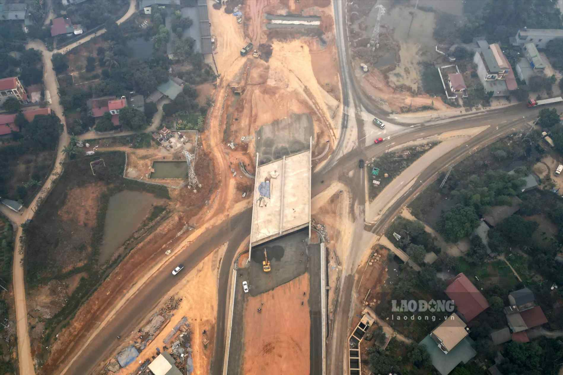 Provincial road overpass 315B connects the end point of Tuyen Quang - Phu Tho expressway and the beginning point of Ho Chi Minh road in Phu Tho. Photo: To Cong.
