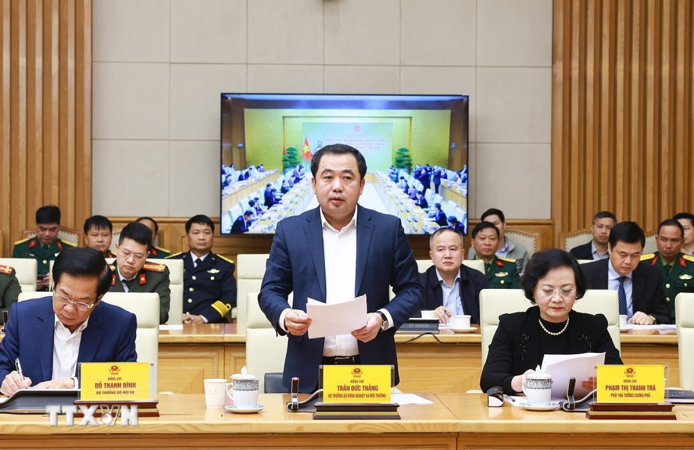 Bo truong Bo Nong nghiep va Moi truong Tran Duc Thang bao cao tai phien hop. Anh: TTXVN