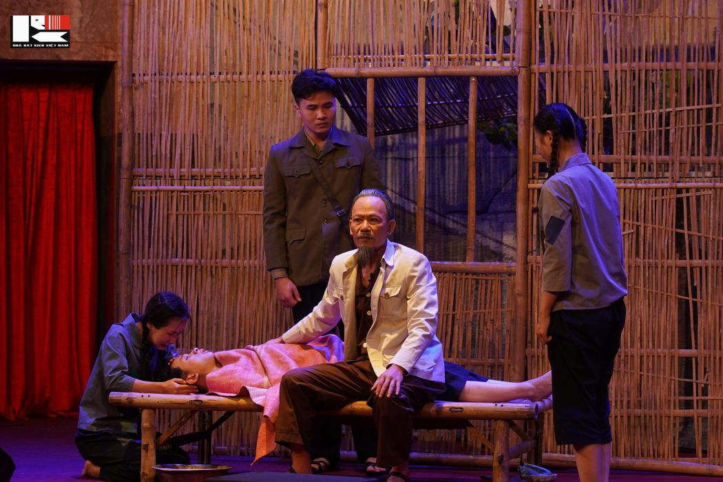 Mot so hinh anh trong vo dien “Bac Ho - Mot tinh yeu bao la“. Anh: Nha hat Kich Viet Nam