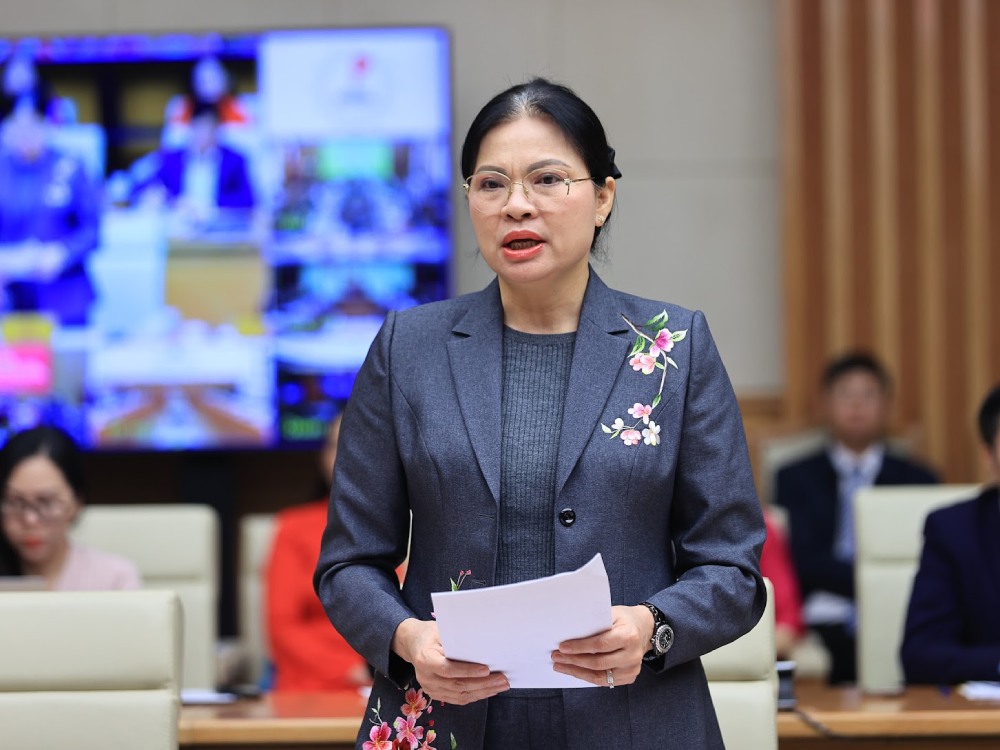 Ms. Ha Thi Nga - Vice Chairwoman - Secretary General of the Central Committee of the Vietnam Fatherland Front, speaking at the conference summarizing the Quang Trung Campaign. Photo: Nhat Bac