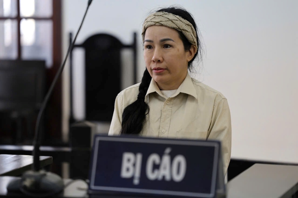 Bị cáo Đinh Thị Lan bị đưa ra xét xử vì hành vi đăng video xúc phạm vợ chồng bà Nguyễn Phương Hằng. Ảnh: Anh Tú
