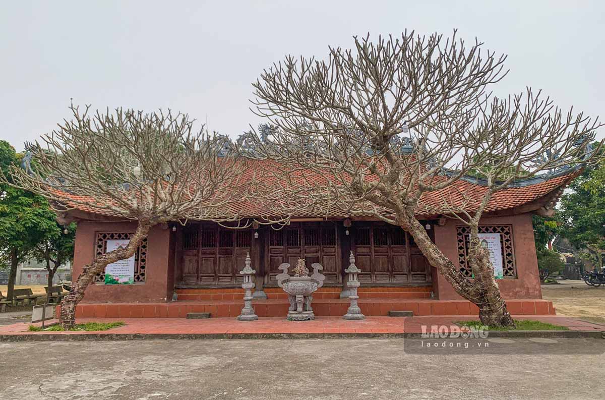 Chua Phuong Vu toa lac 