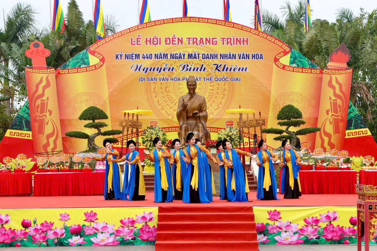 Trich doan cheo “ Tuyet Giang phu tu ” tai buoi le. Ảnh: Cong TTDT Hai Phong