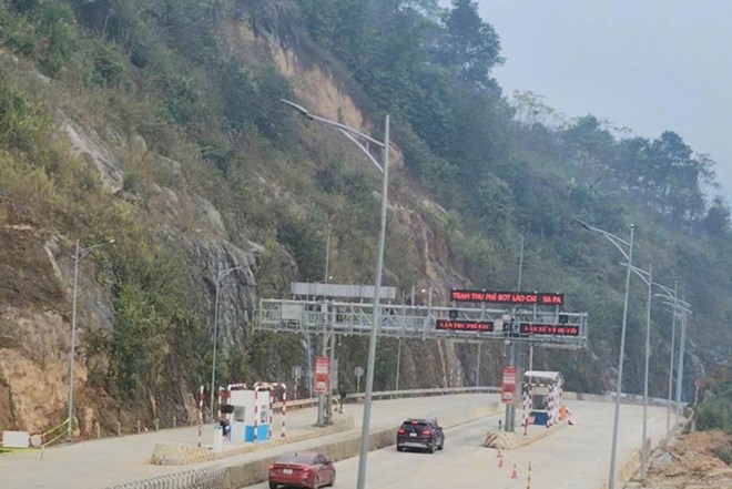 Trạm thu phí BOT Sa Pa thông xe sau nửa năm gián đoạn