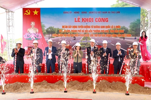 Hanoi builds a 1.84km road connecting Thu Lam commune with Phu Khe ward, with a total investment of more than 278 billion VND. Photo: Minh Do