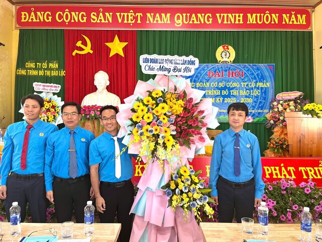 The Trade Union of Bao Loc Urban Works Joint Stock Company (Lam Dong province) sets a target of 65% of workers studying to improve their education, expertise, and professional skills. Photo: Duc Lam