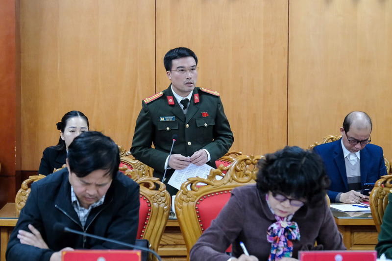 Dai dien Cong an tinh thong tin den bao chi mot so vu an tren dia ban. Anh: Khanh Linh