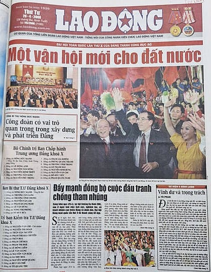 Bao Lao Dong ra so 115, ngay 26.4.2006 dua tin ve Dai hoi lan thu X cua Dang thanh cong ruc ro. Anh: Thu Giang