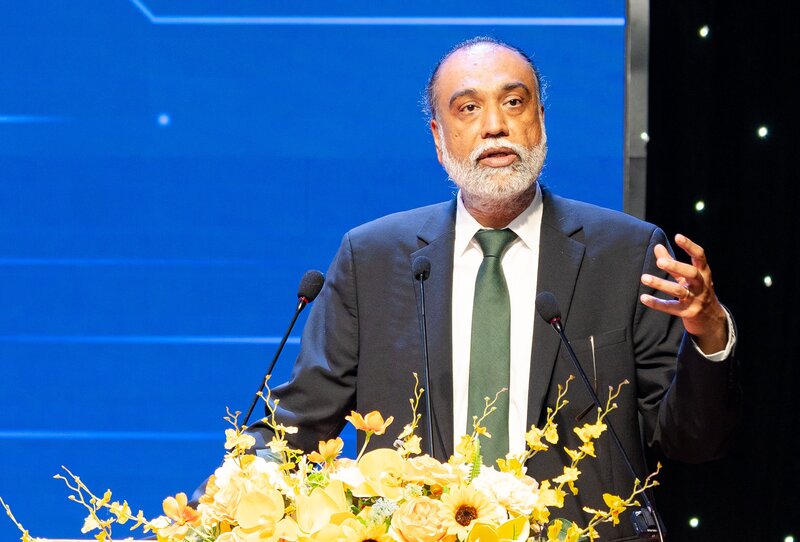 Ong Amandeep Singh Gill – Pho Tong Thu ky Lien Hop Quoc (LHQ), kiem Dac phai vien cua Tong Thu ky LHQ ve Cong nghe. Anh: Dai hoc Phenika