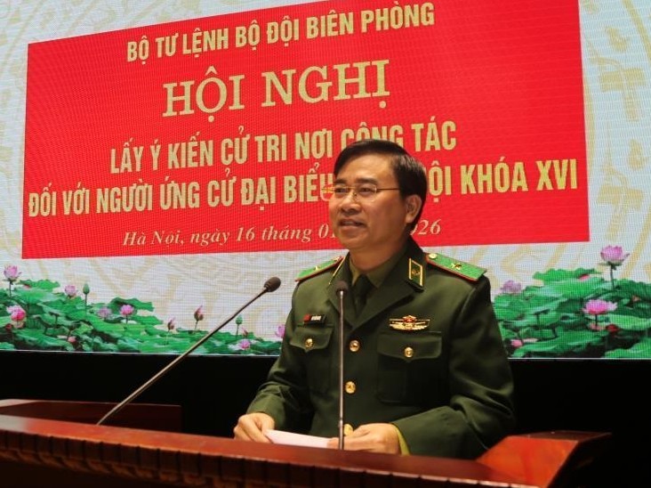 Major General Vo Tien Nghi - Deputy Commander of the Border Guard Command spoke at the conference. Photo: Cam Linh