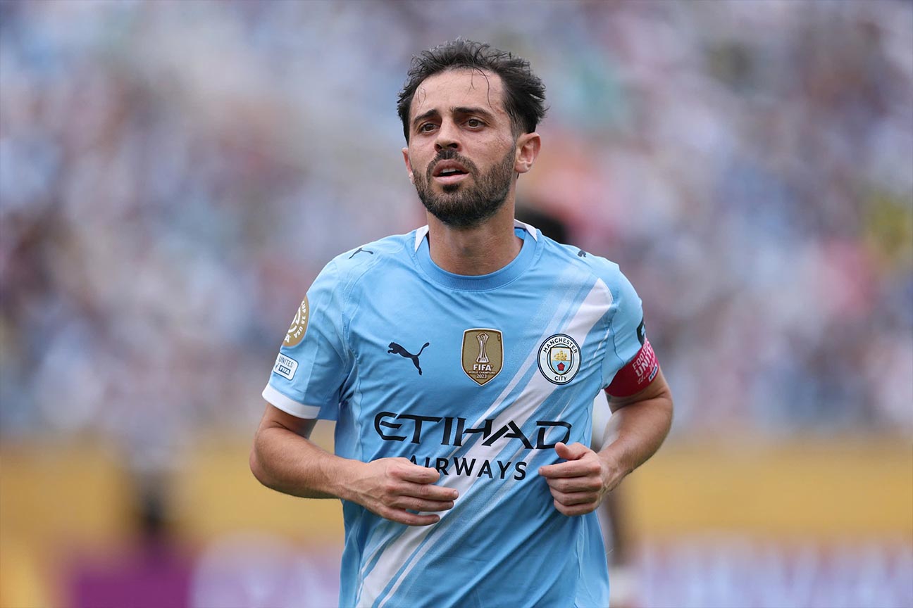Bernardo Silva se la nhac truong cua Man City. Anh: AFP