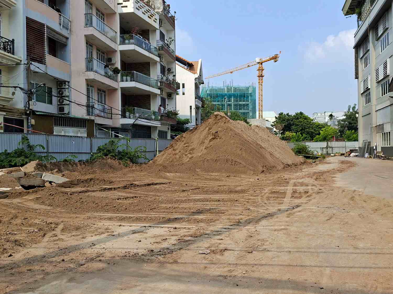 Thi cong doan giap duong noi Tran Quoc Hoan. Anh: Minh Quan