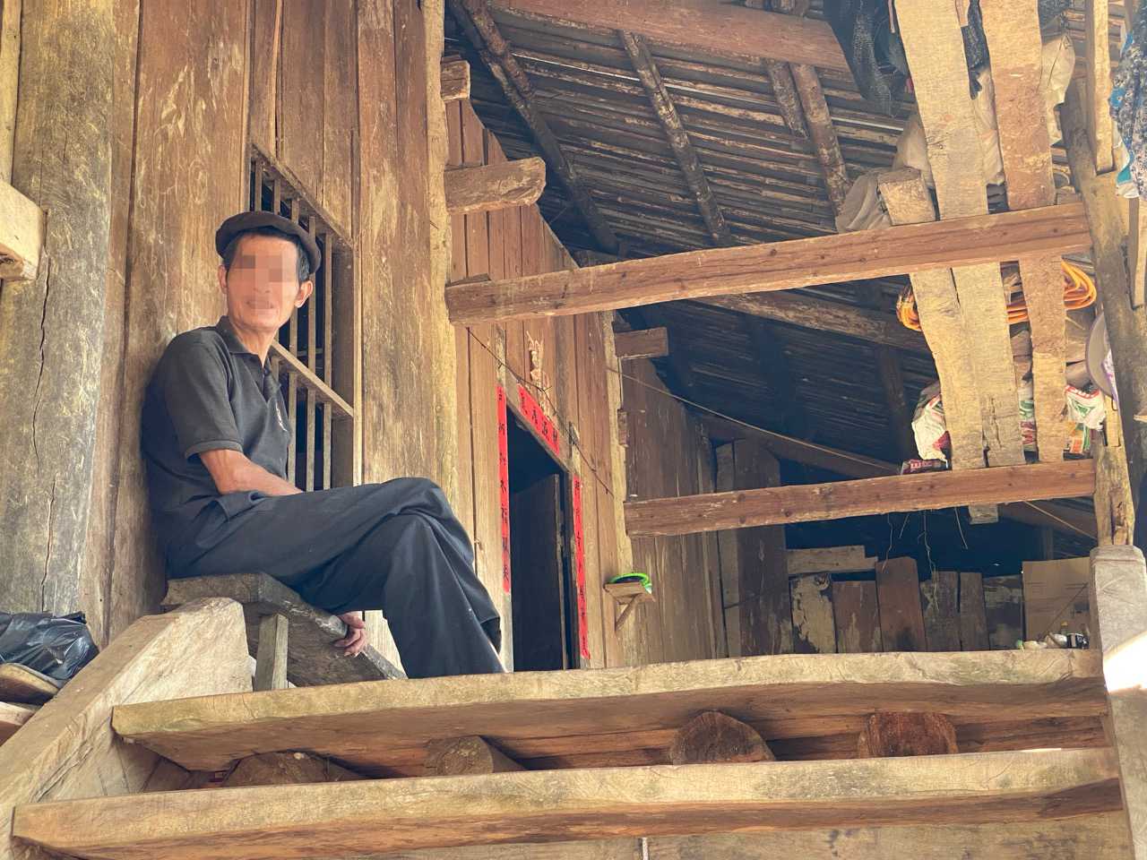 The new list of particularly difficult areas is applied as a basis for receiving pensions earlier than the retirement age in normal working conditions. In the photo is an image of an elderly person in Bao Lac commune, Cao Bang. Photo: Duc Van