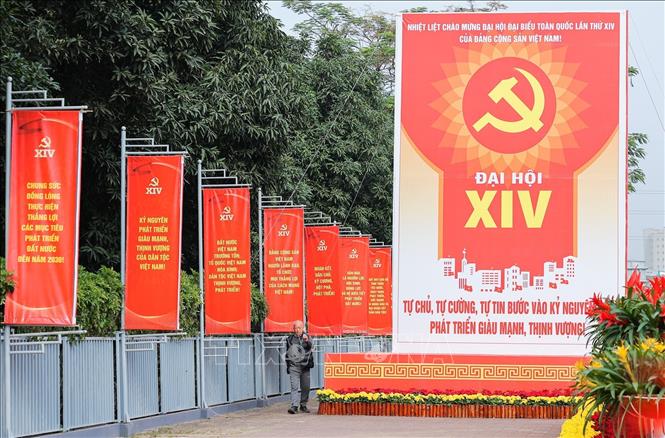 Panoramic display, red slogans on the streets of Hanoi Capital to celebrate the 14th National Party Congress. Photo: Le Dong/VNA