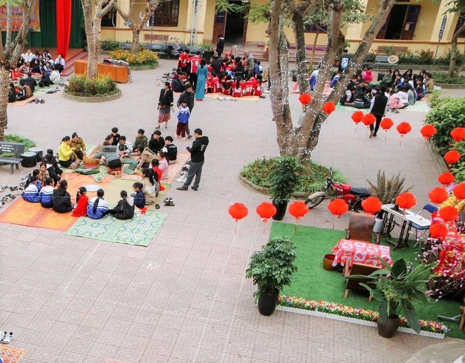 El Comite Popular de la comuna de Minh Chau (Nghe An) estipula no organizar la elaboracion de banh chung y actividades potencialmente arriesgadas para garantizar la seguridad de los estudiantes. Foto: Ngoc Anh