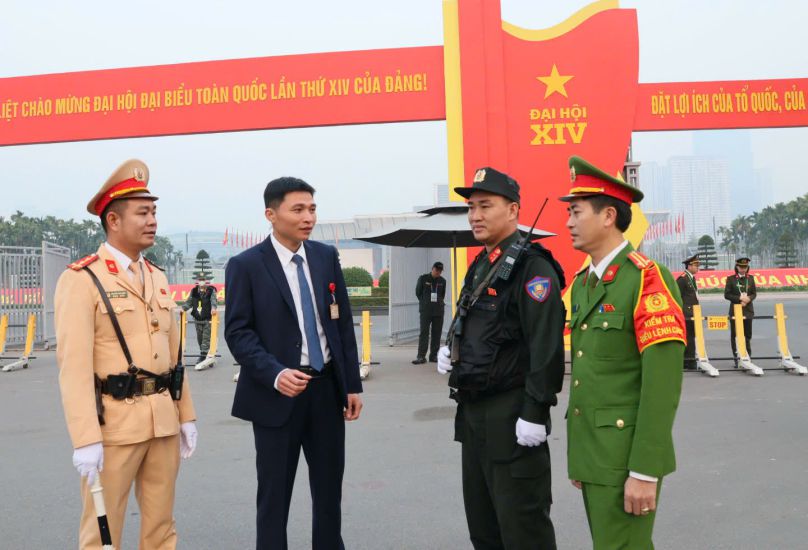 Coordinating forces to ensure security for the 14th Party Congress. Photo: The Ky