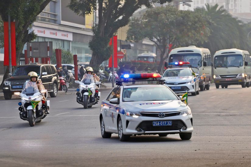 Cong an thanh pho Ha Noi to chuc dien tap phuong an dan doan, xep xe phuc vu Dai hoi dai bieu toan quoc lan thu XIV cua Dang. Anh: To The