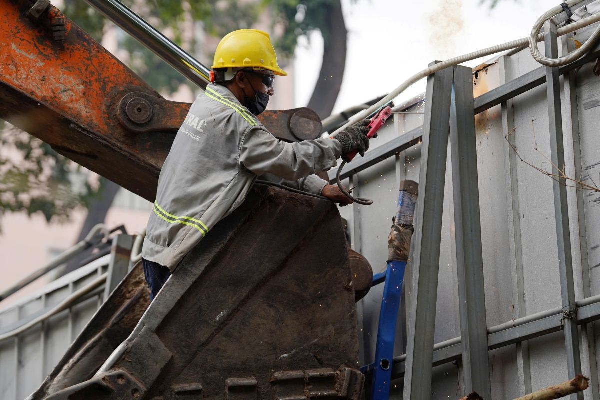 Ban dem, he thong chieu sang duoc bo tri lam noi bat cac tang cay, tao hieu ung thi giac. Anh: Anh Tu