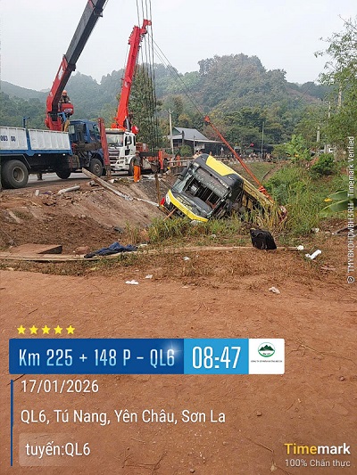 Luc luong cuu ho tai hien truong vu tai nan. Cuc Duong bo Viet Nam