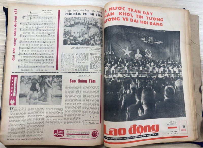 Hinh anh cac so Bao Lao Dong co nhieu bai viet tuyen truyen dam net ve Dai hoi dai bieu toan quoc lan thu IV cua Dang. Anh: Tri Minh