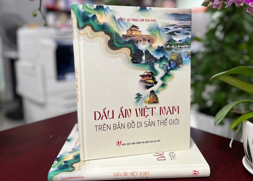 The book "Vietnam's Imprint on the World Heritage Map". Photo: Ai Van