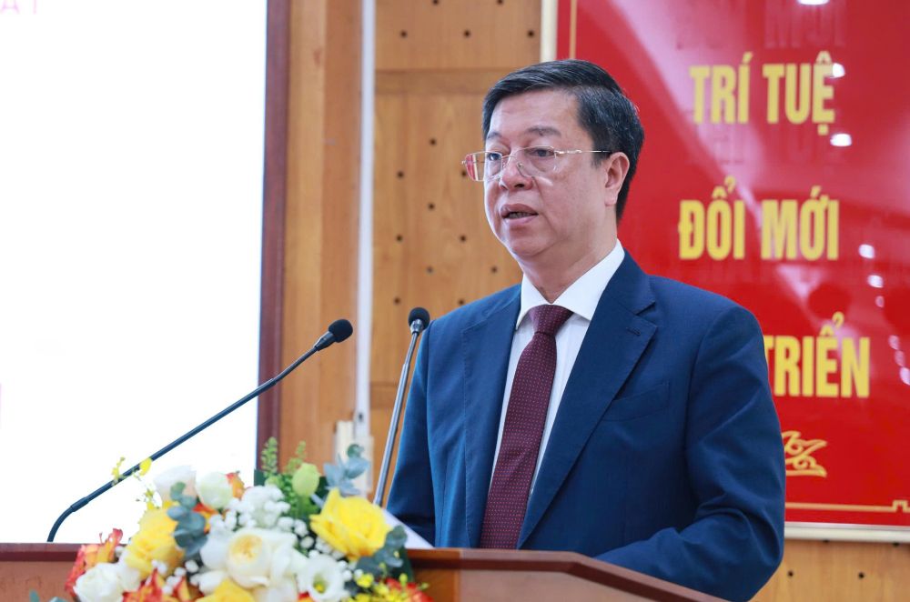 PGS.TS Vu Trong Lam - tac gia cuon sach “Dau an Viet Nam tren ban do di san the gioi“. Anh: Ai Van